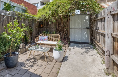 Carlton South House | Stylish 3BR Carlton - CBD Fringe Terrace