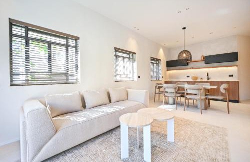 Kerem HaTeimanim Apartment | Stylish 3BR close to the beach by HolyGuest