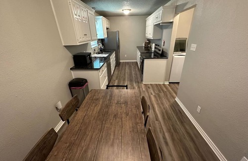 Belton House | Stylish 3BR Home | Dog Friendly | Near Lakes & Baylor Scott & White