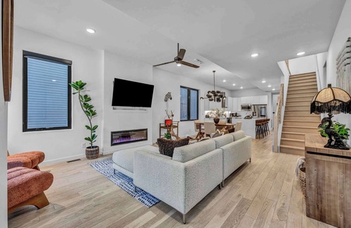 Tremont House | Stylish 3BR Home in the Heart of Tremont+Mini Gym