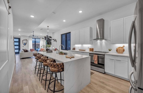 Tremont House | Stylish 3BR Home in the Heart of Tremont+Mini Gym