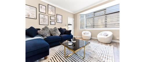 Tottenham Apartment | Stylish 3BR Home with Garden Sleeps 6