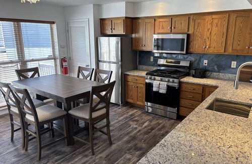 Atlantic City House | Stylish 3br Retreat Walk To Beach & Boardwalk 3 Bedroom Home