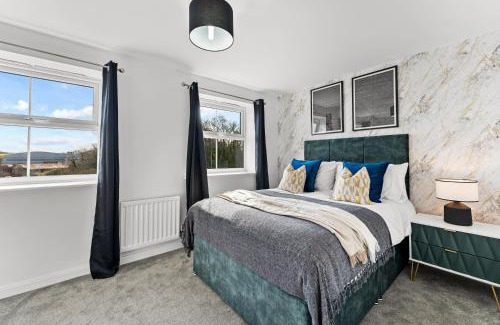 Patchway House | Stylish 4 bed - Parking - Sleeps 14