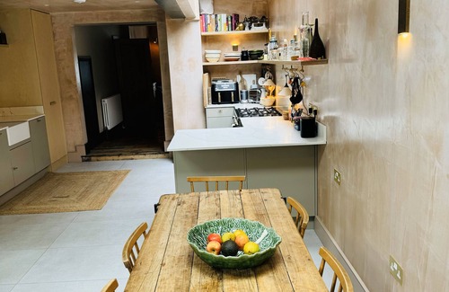 Markhouse Apartment | Stylish 4-Bedroom House in Vibrant Walthamstow