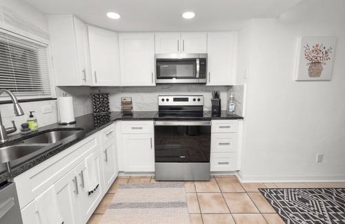 Lakeland House | Stylish 4 Bedroom home with a game room