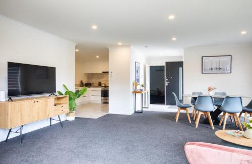 Pukehangi House | Stylish 4 Bedroom house Brand New in Rotorua