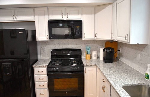 Catonsville House | Stylish 4-bedroom whole house with plenty of parking