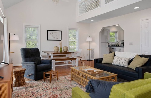 Colington House | Stylish 4 BR 3 BA Home in Kill Devil Hills