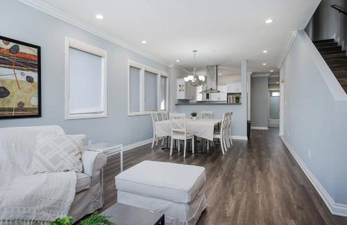 Mid City House | Stylish 4 BR house near Korea Town (Central LA)