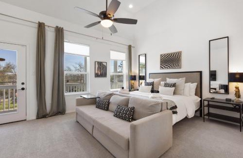 Northside House | Stylish 4BR Home Close to Houston Downtown, Sleeps 10, Free Parking