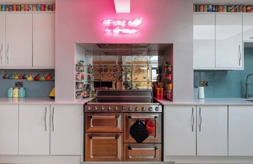 Stratford House | Stylish 5 bedroom House in Stratford