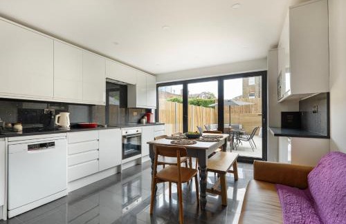 Whitechapel House | Stylish 5BR Home in the Heart of Spitalfields Walk to Brick Lane & Shoreditch