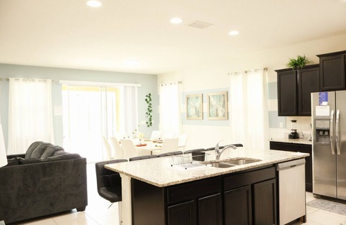 Loughman Villa | Stylish 5BR Pool Home at Solterra Near Theme Parks