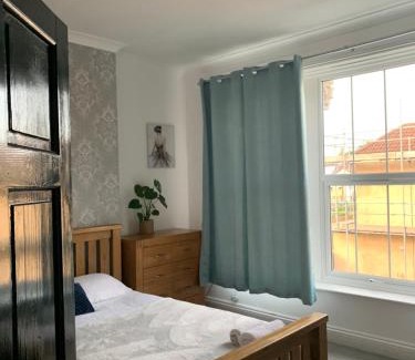 Fishponds Apartment | Stylish 91sqm Victoria 2 bedroom Apartment
