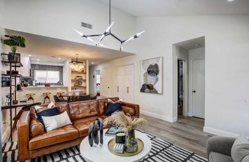 Allen House | Stylish Allen Home near Watters Creek Village