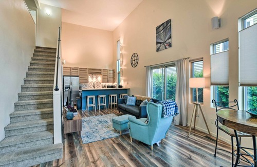 South Addition Apartment | Stylish Anchorage Townhome ~ 1 Mi to Downtown
