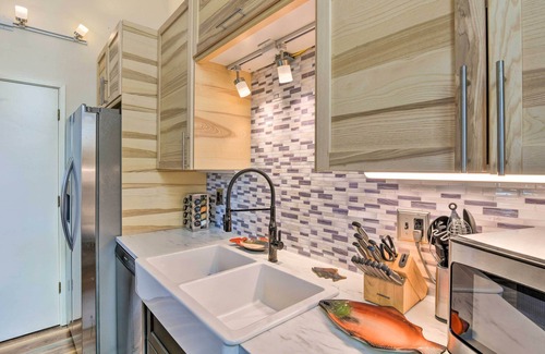 South Addition Apartment | Stylish Anchorage Townhome ~ 1 Mi to Downtown