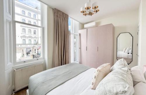 Queen's Gate Apartment | Stylish and central 1 bedroom apartment