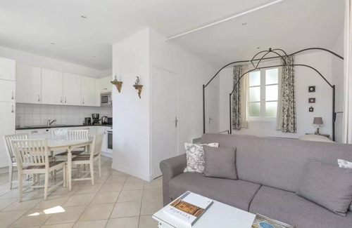 Notre-Dame Apartment | Stylish and comfortable apartment with a terrace, close to the Palace