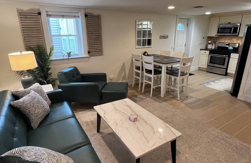Long Beach Apartment | Stylish and comfortable 2BR APT Steps to the beach!