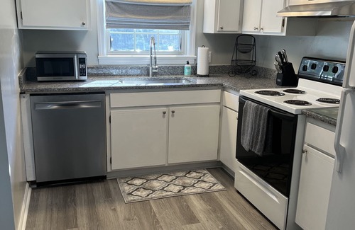 Seven Oaks Condo | Stylish and Cozy One Bedroom Condo in Prime Location