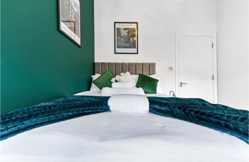 Crouch End Apartment | Stylish and Family Friendly 3 Bedroom Apartment