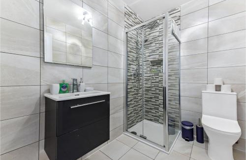 Crouch End Apartment | Stylish and Family Friendly 3 Bedroom Apartment