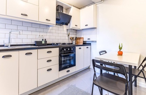 Bostanci Apartment | Stylish and Lovely Flat in Kadikoy