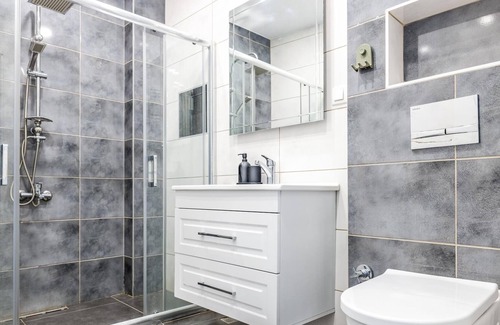 Bostanci Apartment | Stylish and Lovely Flat in Kadikoy
