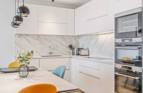 Gasperich Apartment | Stylish and Luxurious Apt with Pool & Gym