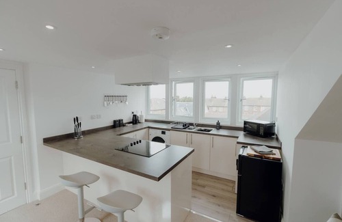 Herne Bay Apartment | Stylish and Modern 2-Bed Apartment in Herne Bay