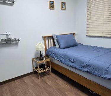 Itaewon Apartment | Stylish and Modern New Home #14
