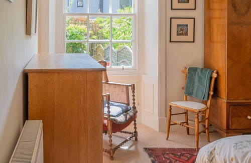 Newington House | Stylish and Old-world Home Minutes From City yet Surrounded in Green and Country
