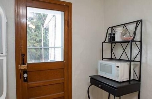 Pittsburgh Apartment | Stylish and Refined with Easy City Access