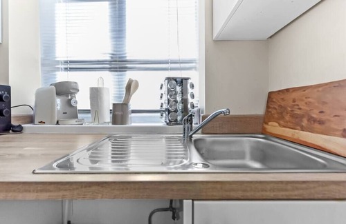 Chase Apartment | Stylish and Snug Studio - All You Need