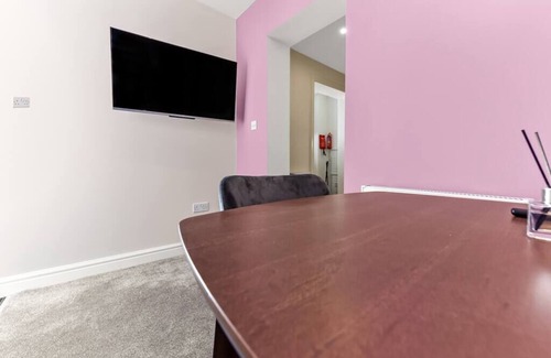 Chase Apartment | Stylish and Snug Studio - All You Need