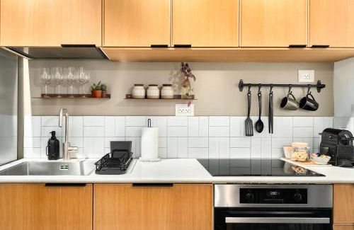 Tel Aviv Apartment | Stylish and Sunny 2BR Apt TLV Central
