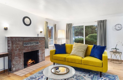 Monroe Apartment | Stylish and Well Appointed in Monroe