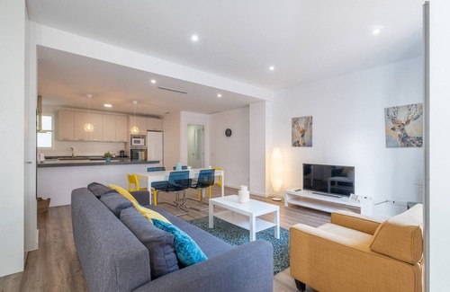 Jesus Apartment | Stylish Apartment With Balcony