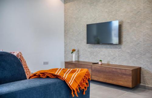 Mgarr Apartment | Stylish Apartment Heart of St Julians Sleeps 5