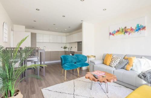 Cambridge Apartment | Stylish Apartment 1 min to Station with Balcony