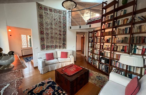 San Polo Apartment | Stylish apartment 5 min walk from Rialto 360 degree panoramic view