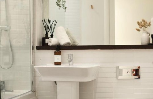 Kelvinbridge Apartment | Stylish apartment at Kelvinbridge in the West End of Glasgow
