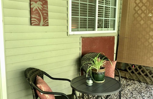 Blueberry Estates Apartment | Stylish apartment in a beautiful neighborhood near Lake Ossipee