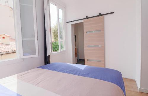 Antibes Old Town Apartment | Stylish apartment in the Old Town, with AC.