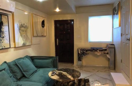 Downtown Los Angeles Apartment | Stylish Apartment in Koreatown! Central Location!