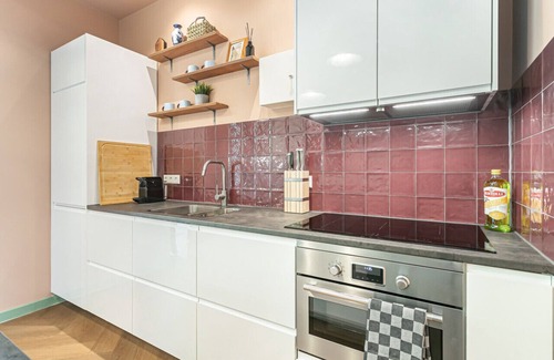 Weesperzijde Apartment | Stylish apartment next to the Amstel river -Unit B