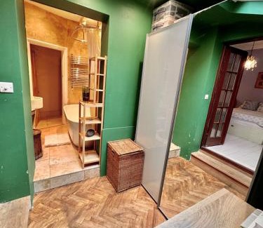 North Kensington Apartment | Stylish Apartment Near Notting Hill