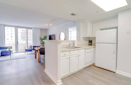 Ballston Apartment | Stylish Apartment Perfect to Business Travels!